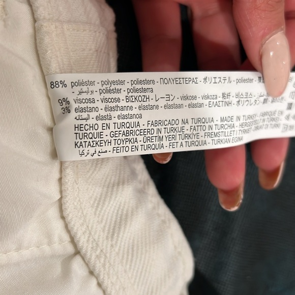 🔥Zara White Shorts with Elastic Waistband🔥 - Picture 8 of 8